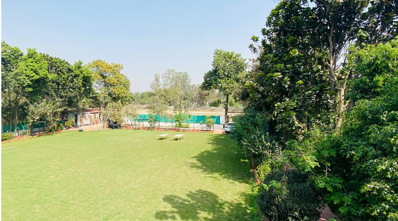 Zenora | Boutique FarmStay with Pool & Lawn
